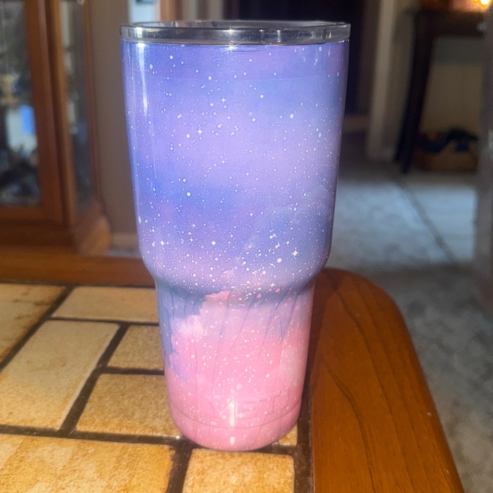 Yeti tumbler   UEC